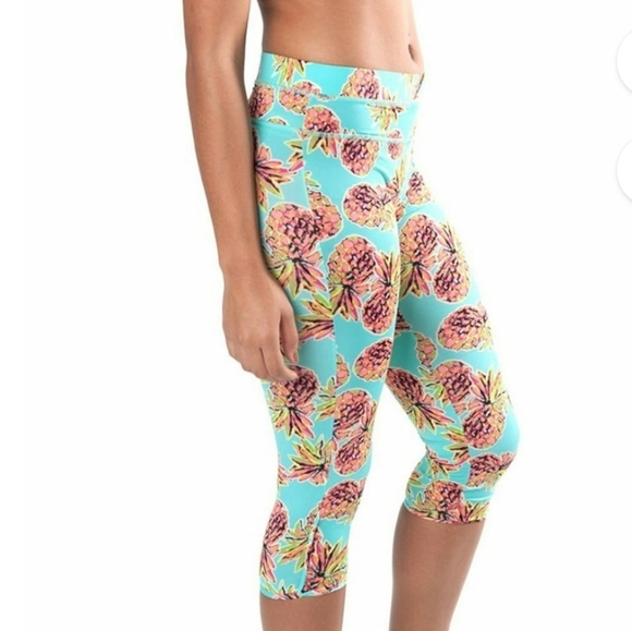 All For Color Women's Capri Leggings - Picture 3 of 8